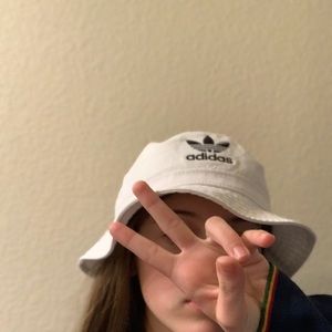 Meet your Posher, Ava